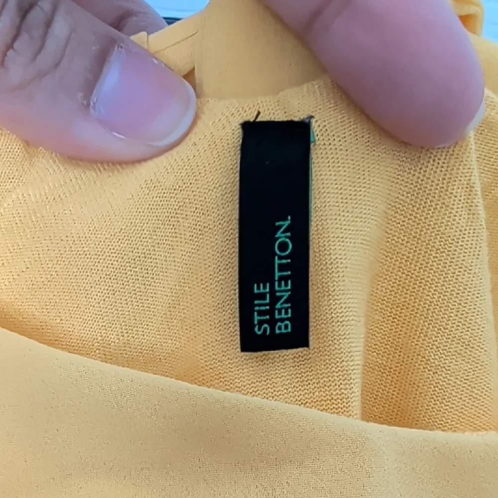 Stile Benetton Layered Chiffon Mustard Tank Top - Picture 3 of 5